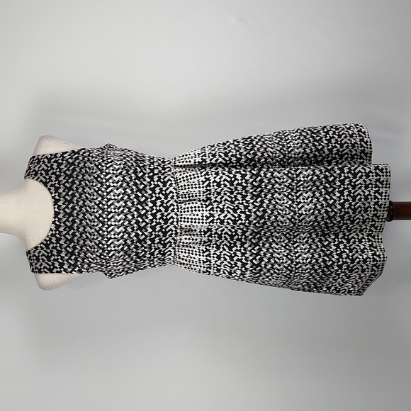 Cynthia Rowley Dresses & Skirts - EUC Cynthia Rowley Black Silver Metallic Geometric Print Fit Flare Dress Size 8